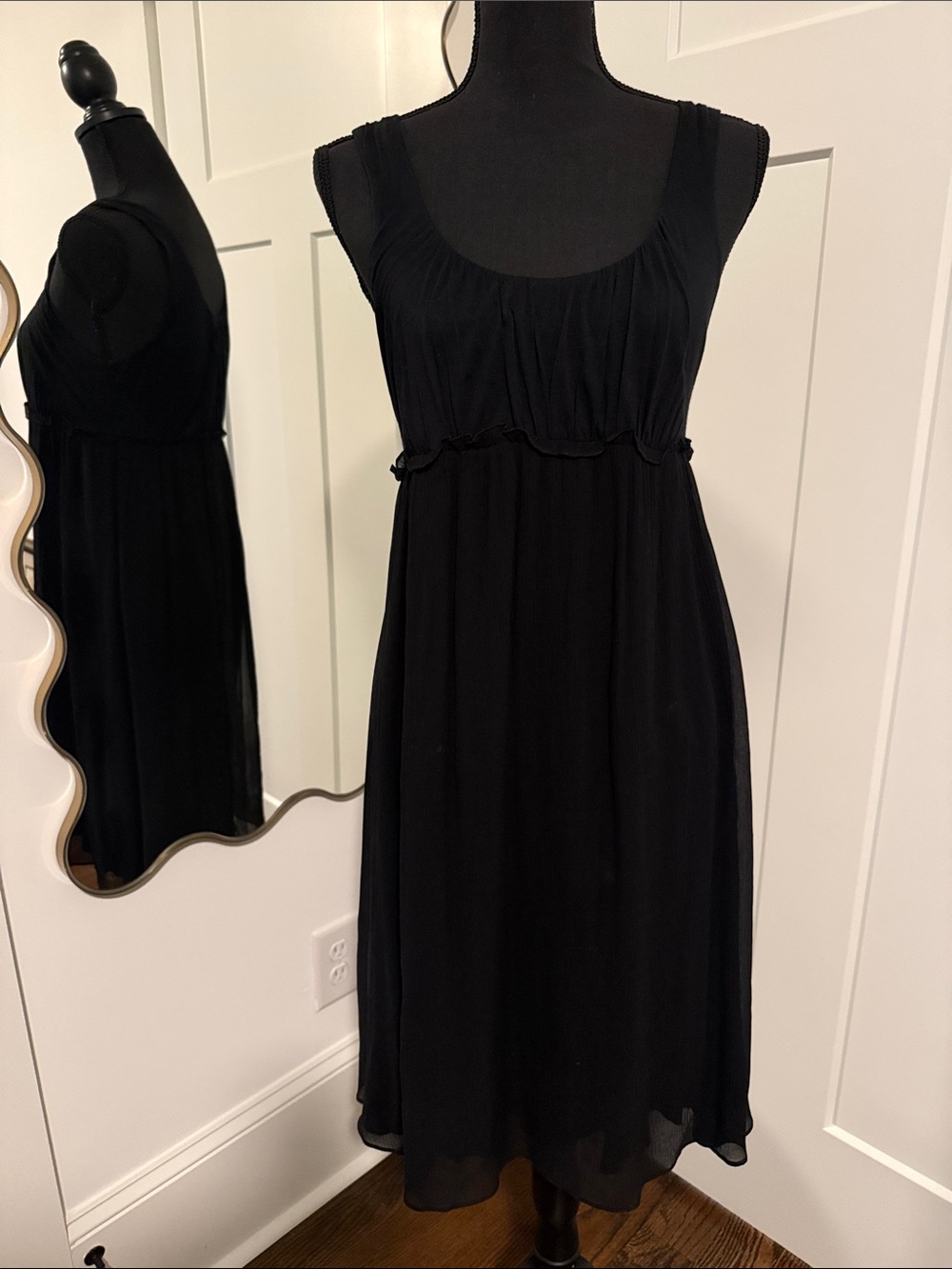 Banana Republic Black Sleeveless Midi Dress